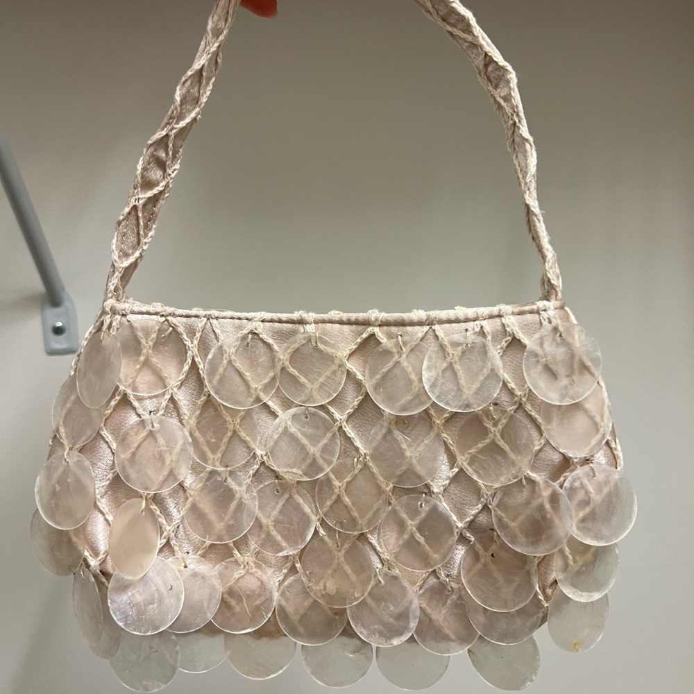 Elegant Cream Shell-Embellished Women's Bag